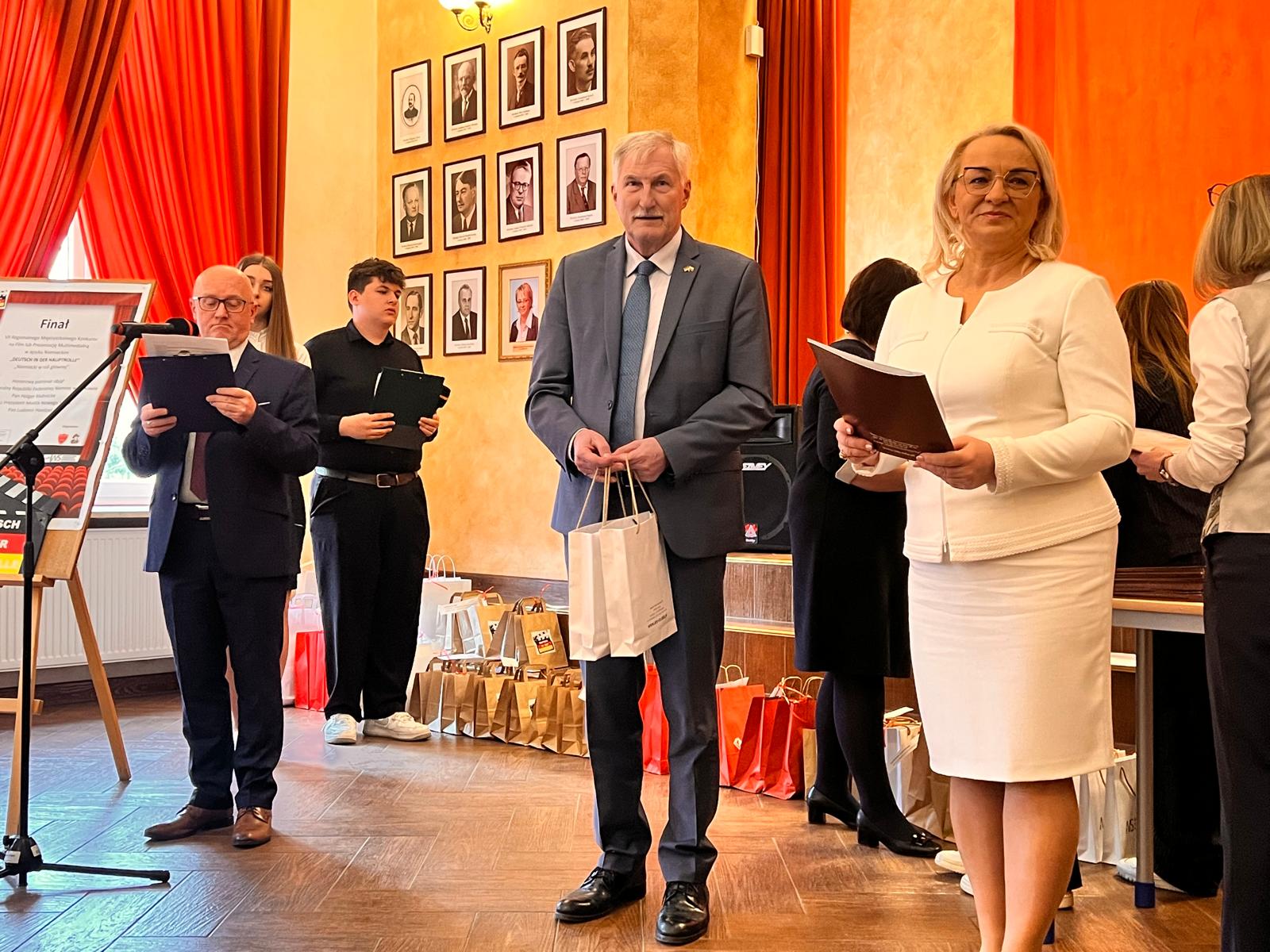 Zdjęcie DIDH 2025 finał (5)fbec7c55-e7bf-486d-9852-19e920cbf1cb.jpg w galerii DEUTSCH IN DER HAUPTROLLE - uroczyste wręczenie nagród